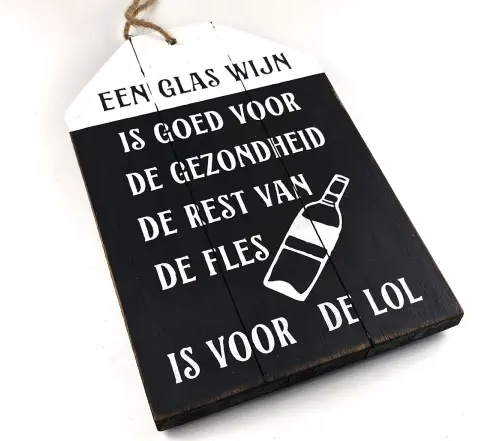 Houten tekstbord een glas wijn